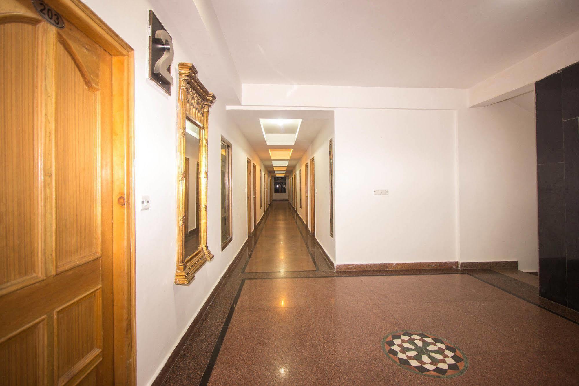 Kalinga Grand Hotel Manāli Eksteriør billede